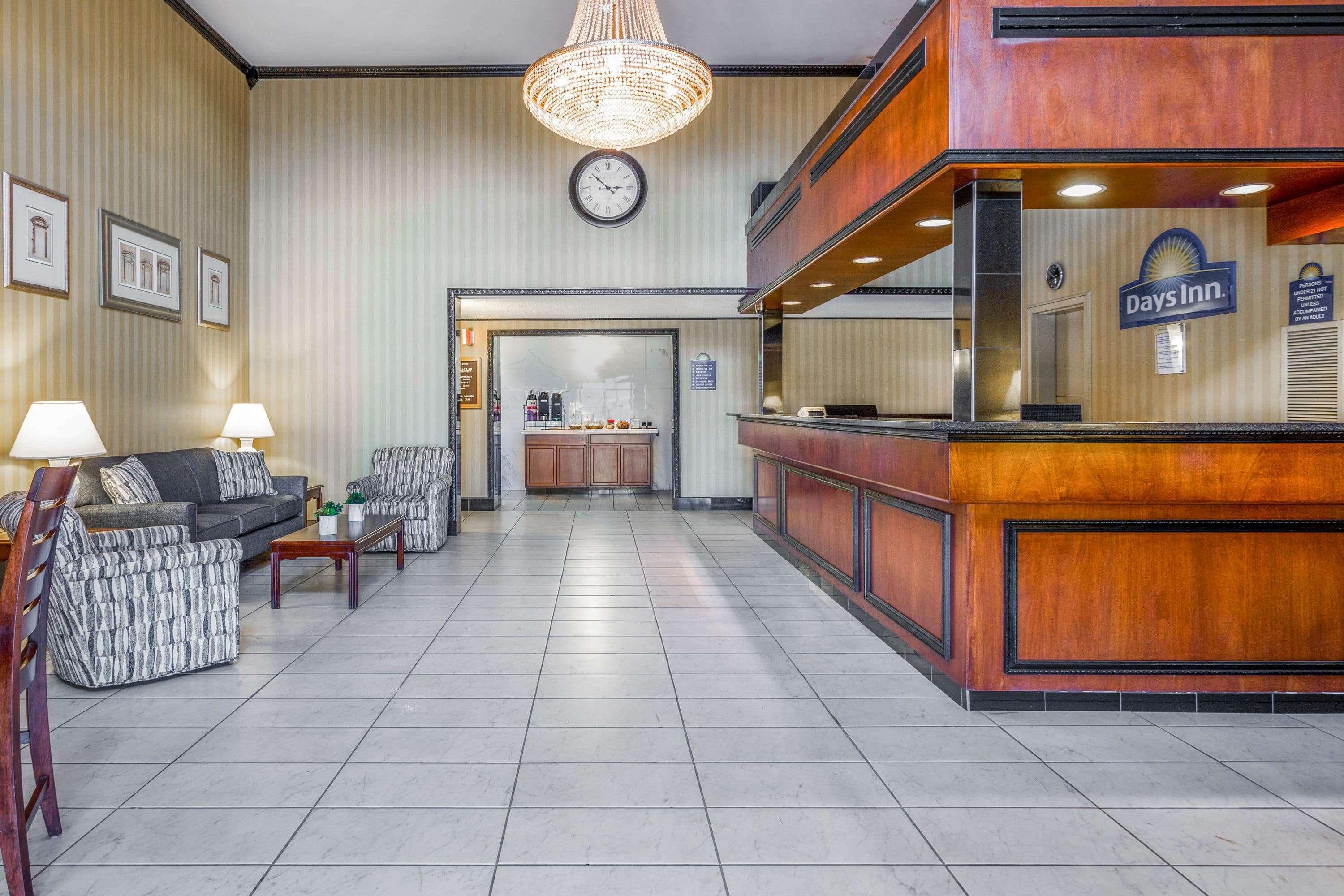 Vista Lobby Days Inn by Wyndham Westminster