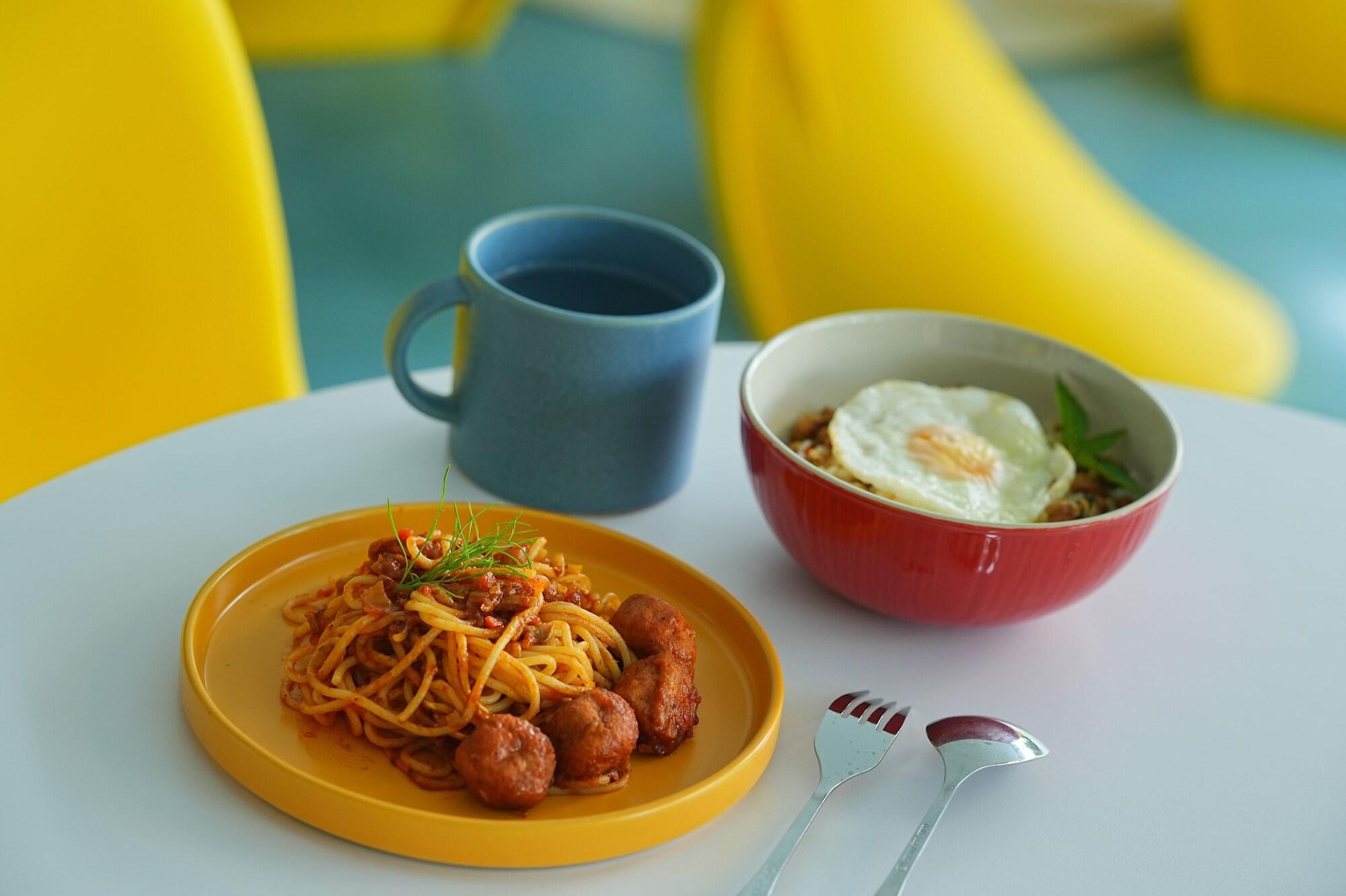 Restaurant GO Hotel Sriracha at Central Si Racha