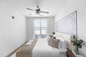 Alquiler Vacacional - 512 1BR New Listing w/ Pool + Gym + Parking Access