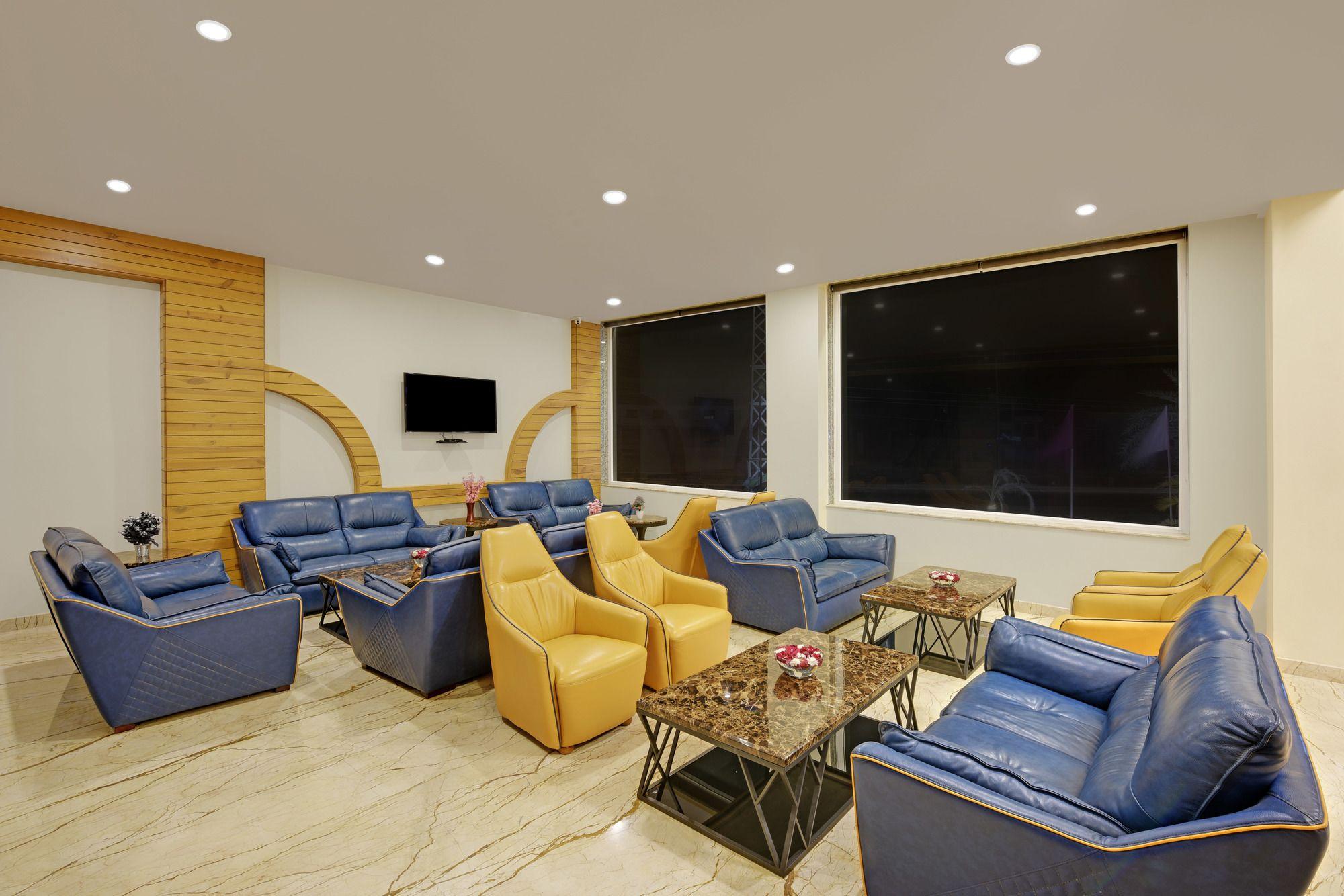 Vista Lobby Hotel The Rising