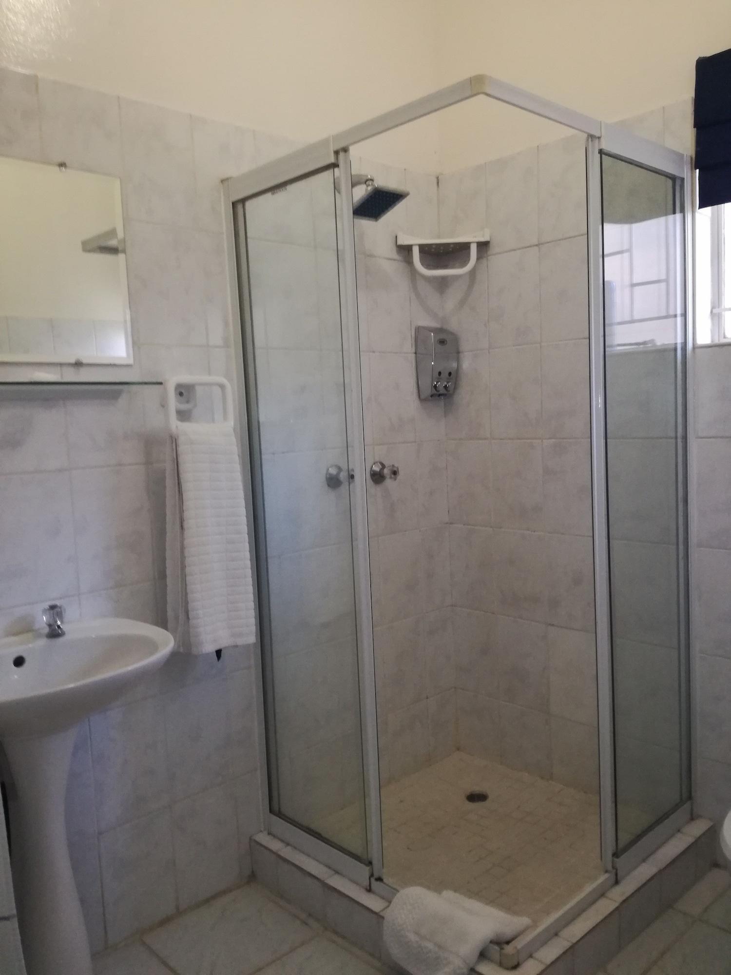 Equipamiento de Habitación 21 on Coetzee Guest House