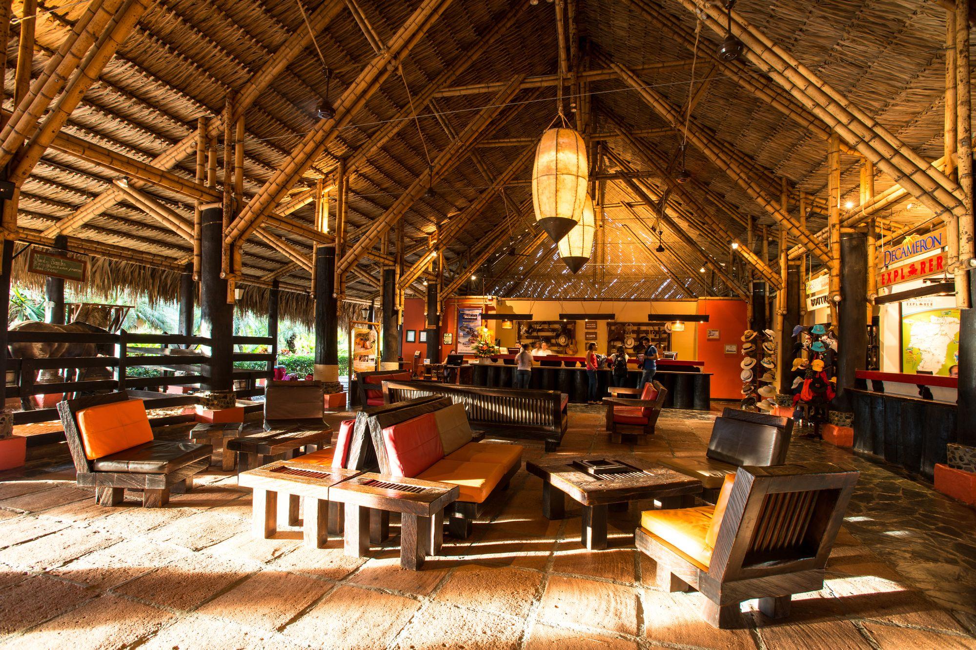 Vista Lobby Decameron Panaca