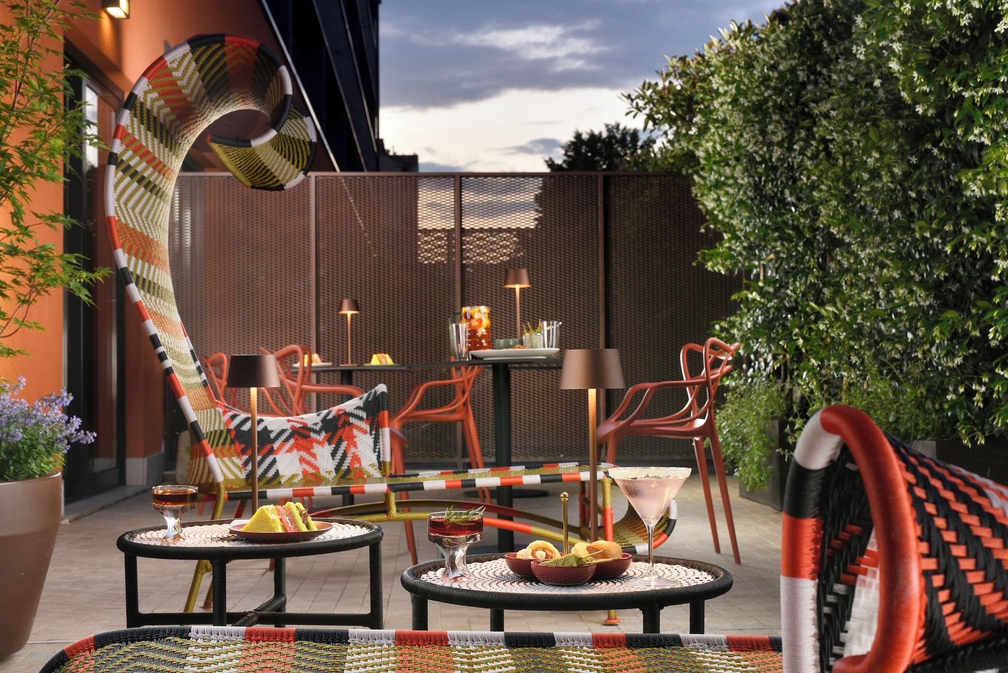 Vista Exterior Milan Suite Hotel