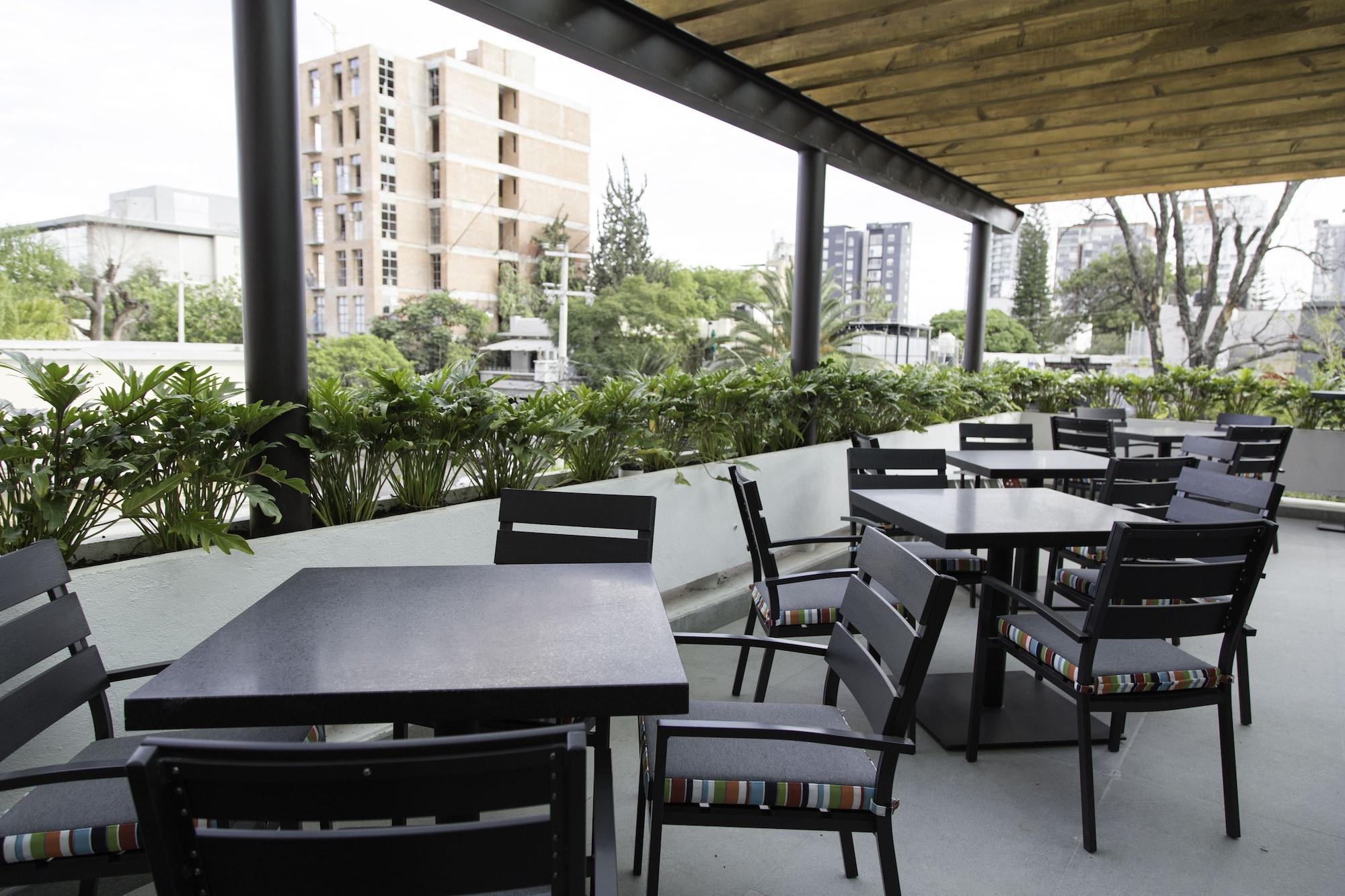 Restaurant Hotel Love It CAS Consulate