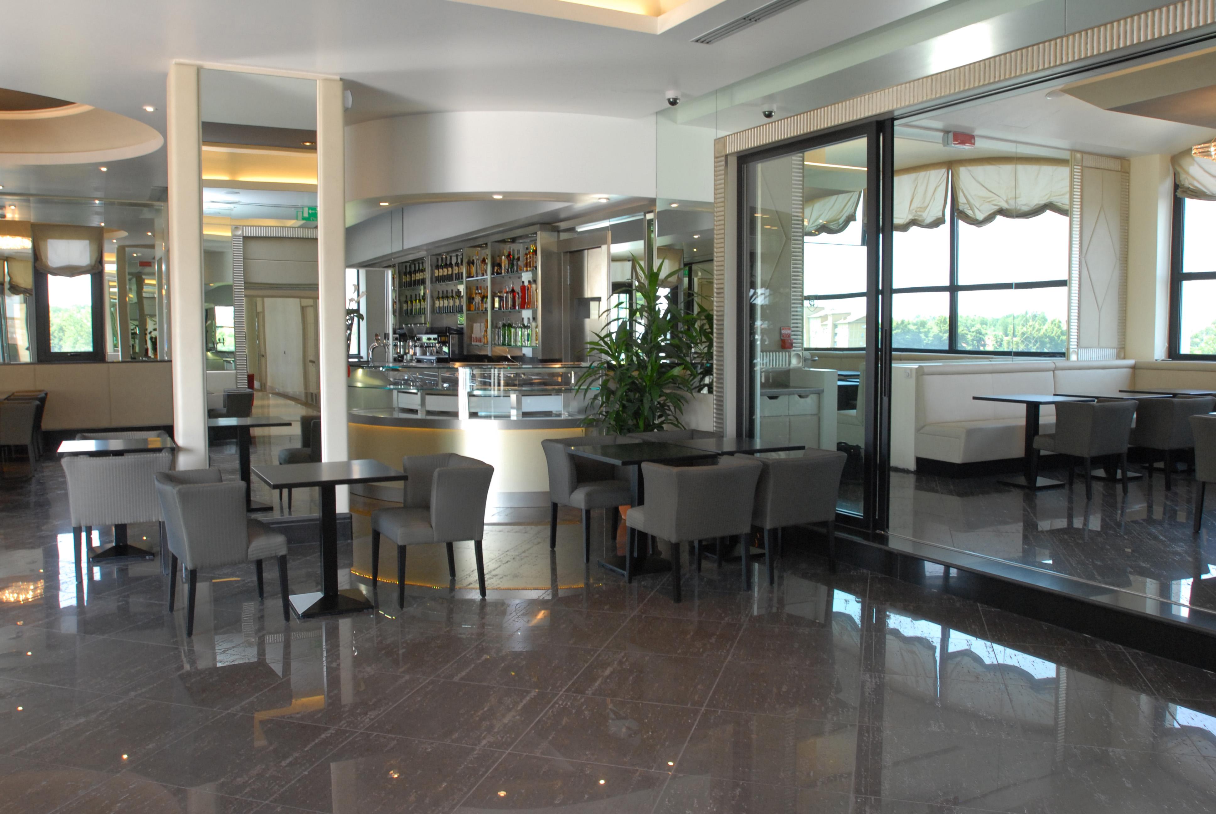 Bar/Salón Grand Hotel Duca di Mantova