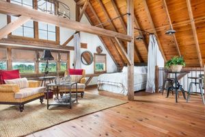 Alquiler Vacacional - Designer Barnhouse located just 8 minutes from Main St on Private Gated Ranch