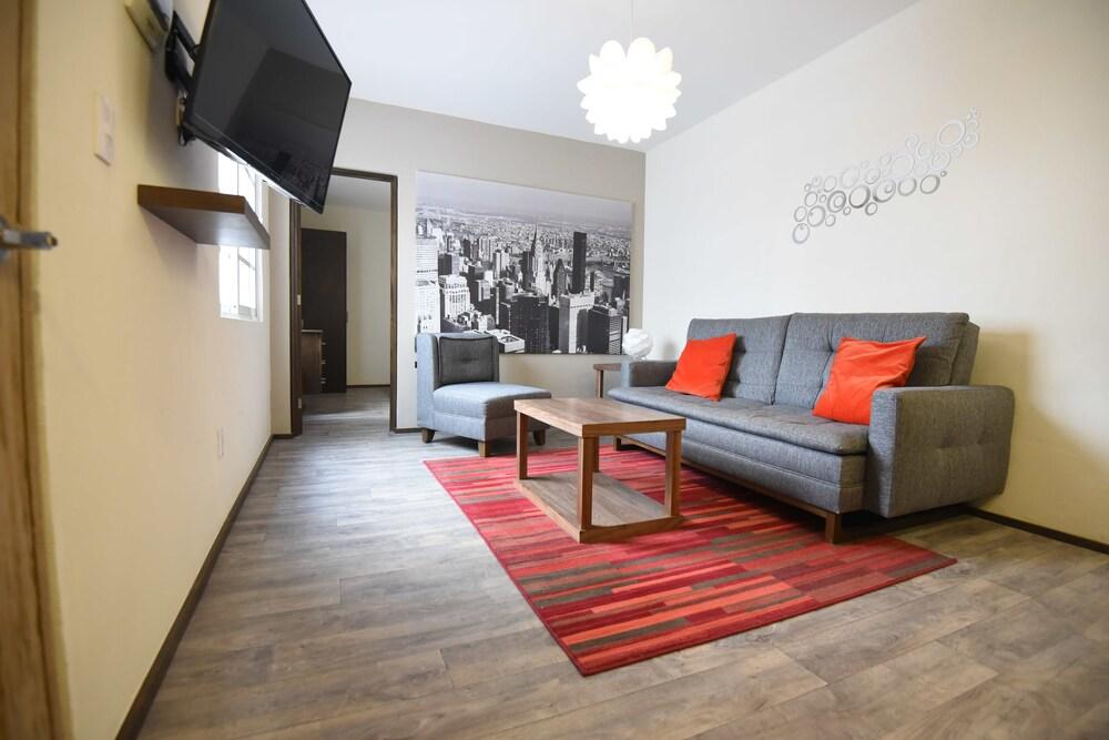 Hotel OM 686 Urban Lofts