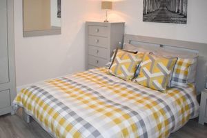 Alquiler Vacacional - Rose Cottage Captivating 1-bed Cottage in Bangor