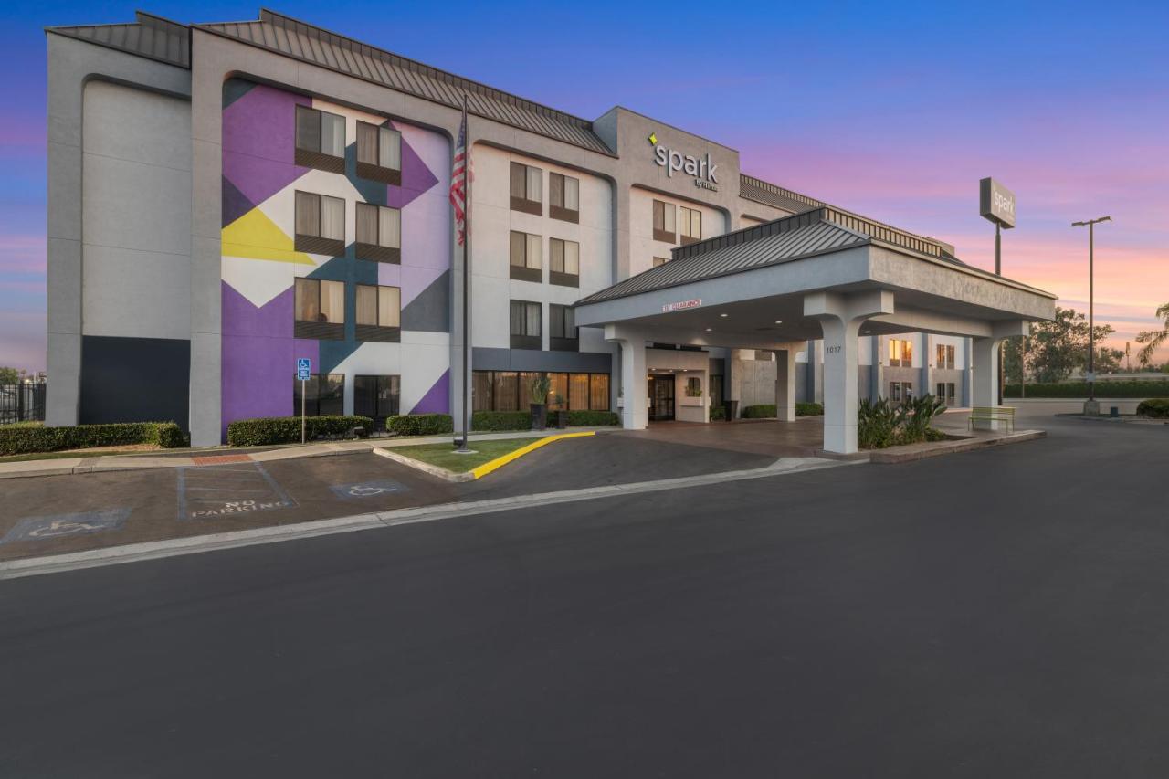Vista Exterior Spark By Hilton Bakersfield Central