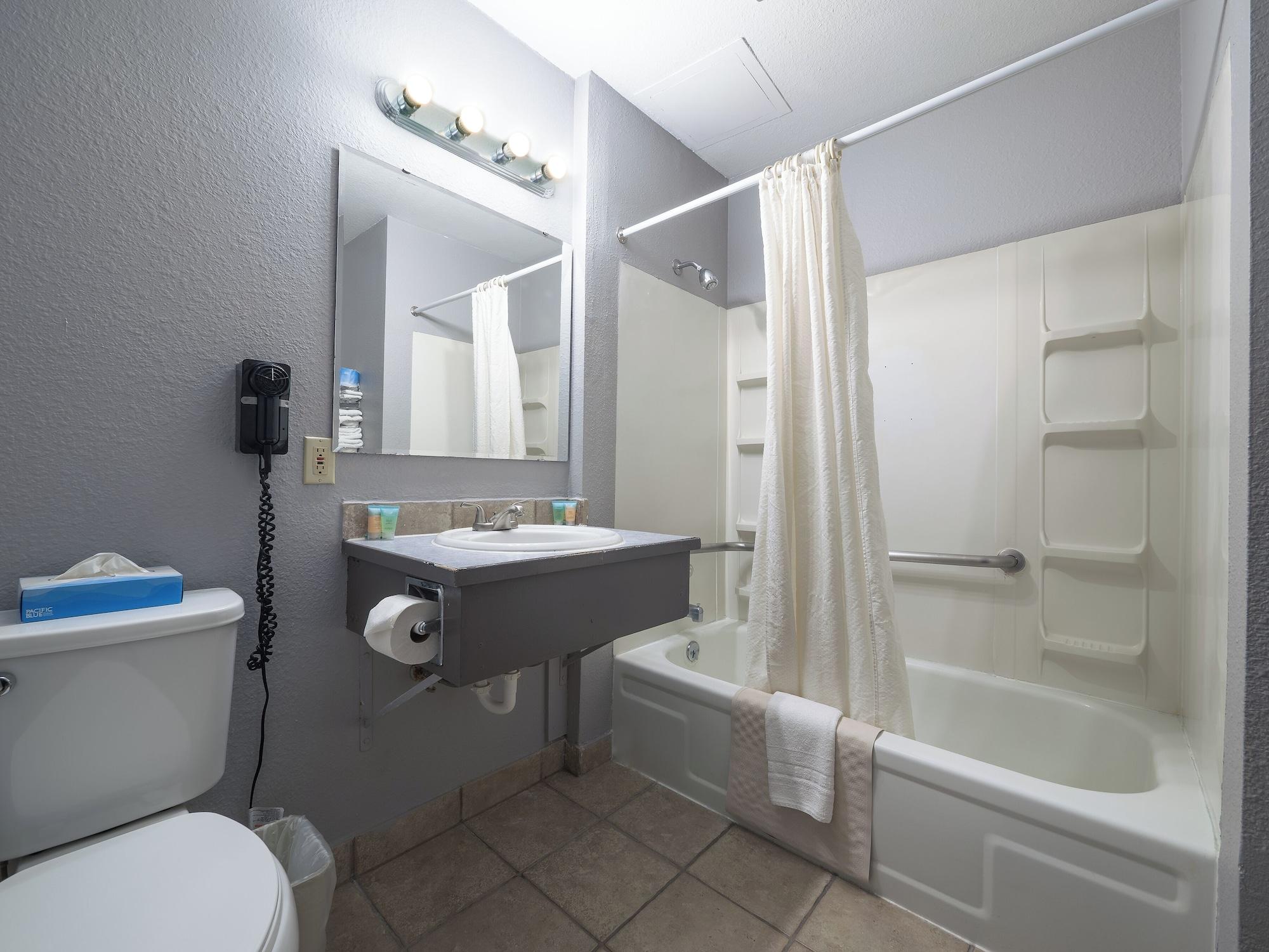 Equipamiento de Habitación Economy Inn Auburn