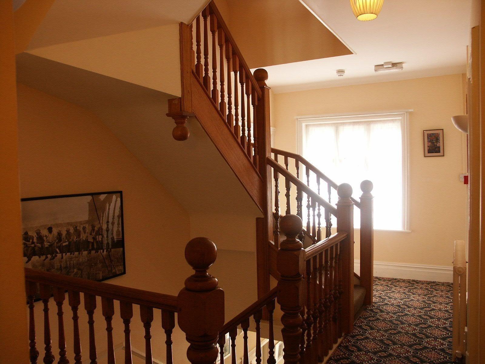 Varios Gatwick Turret Guest House