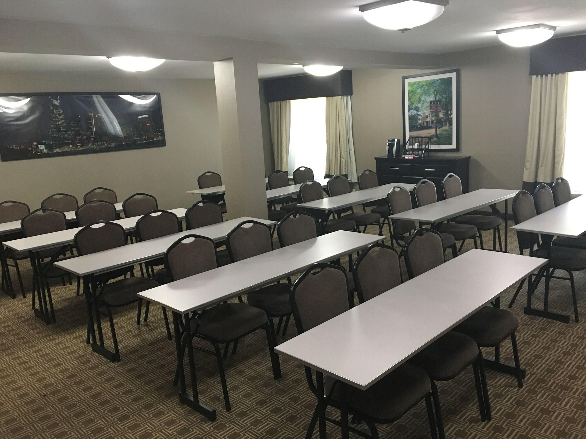 Sala de Reuniones Quality Suites Nashville Airport