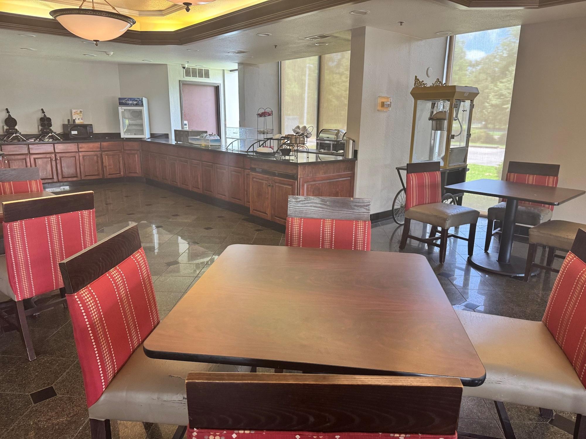 Restaurant AmericInn by Wyndham Memphis East