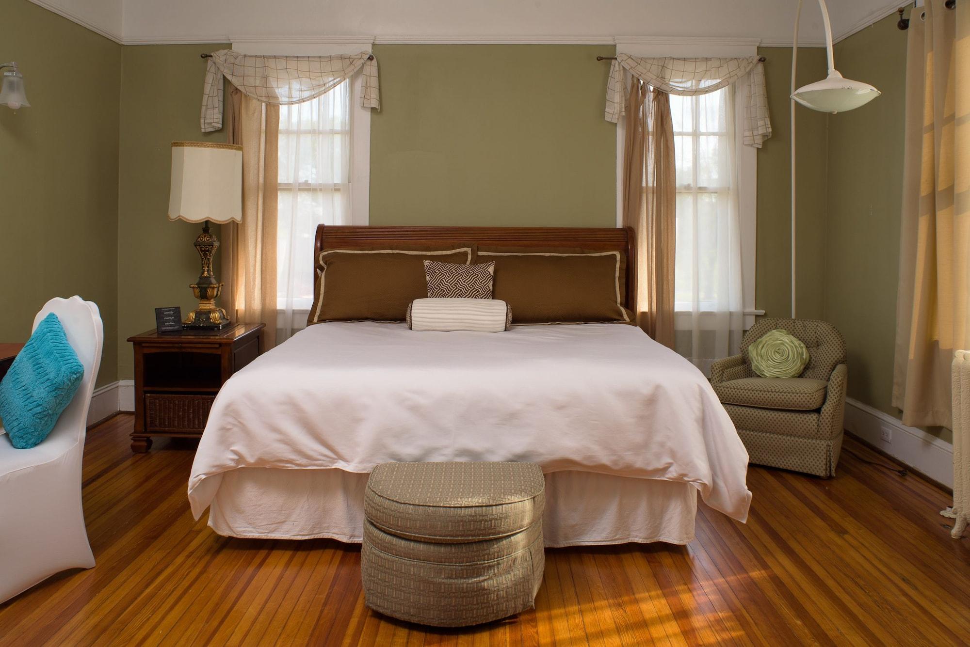 Varios Morgan and Wells B&B