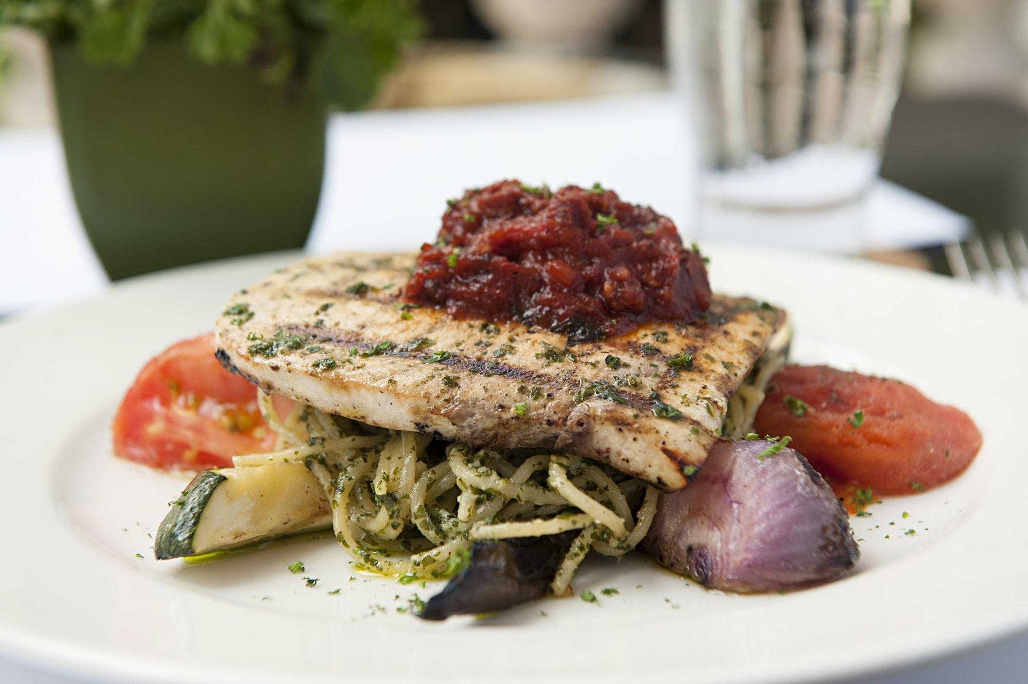 Restaurant The Henry Hotel Manila