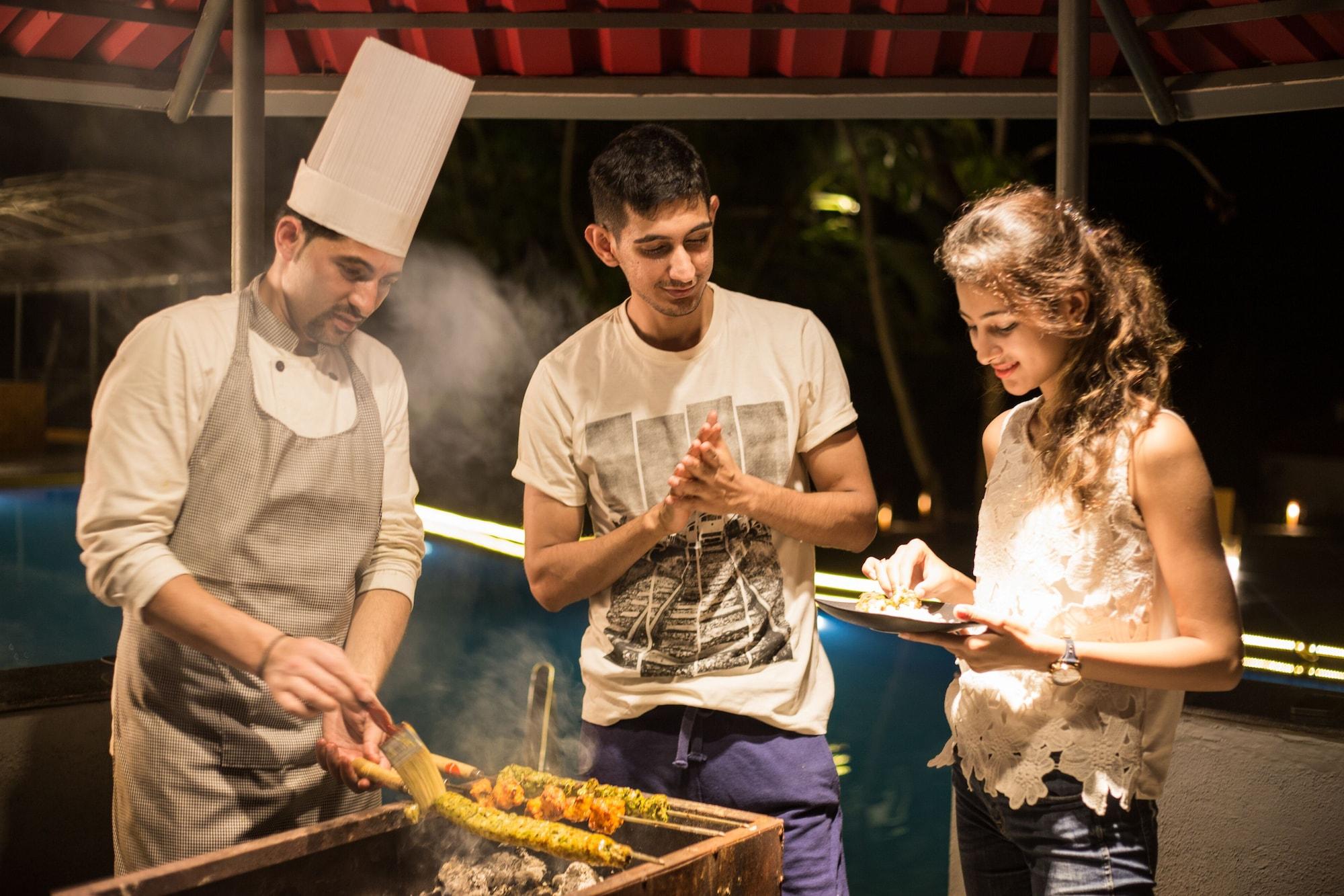 Restaurant Residency Lake Resort and Spa