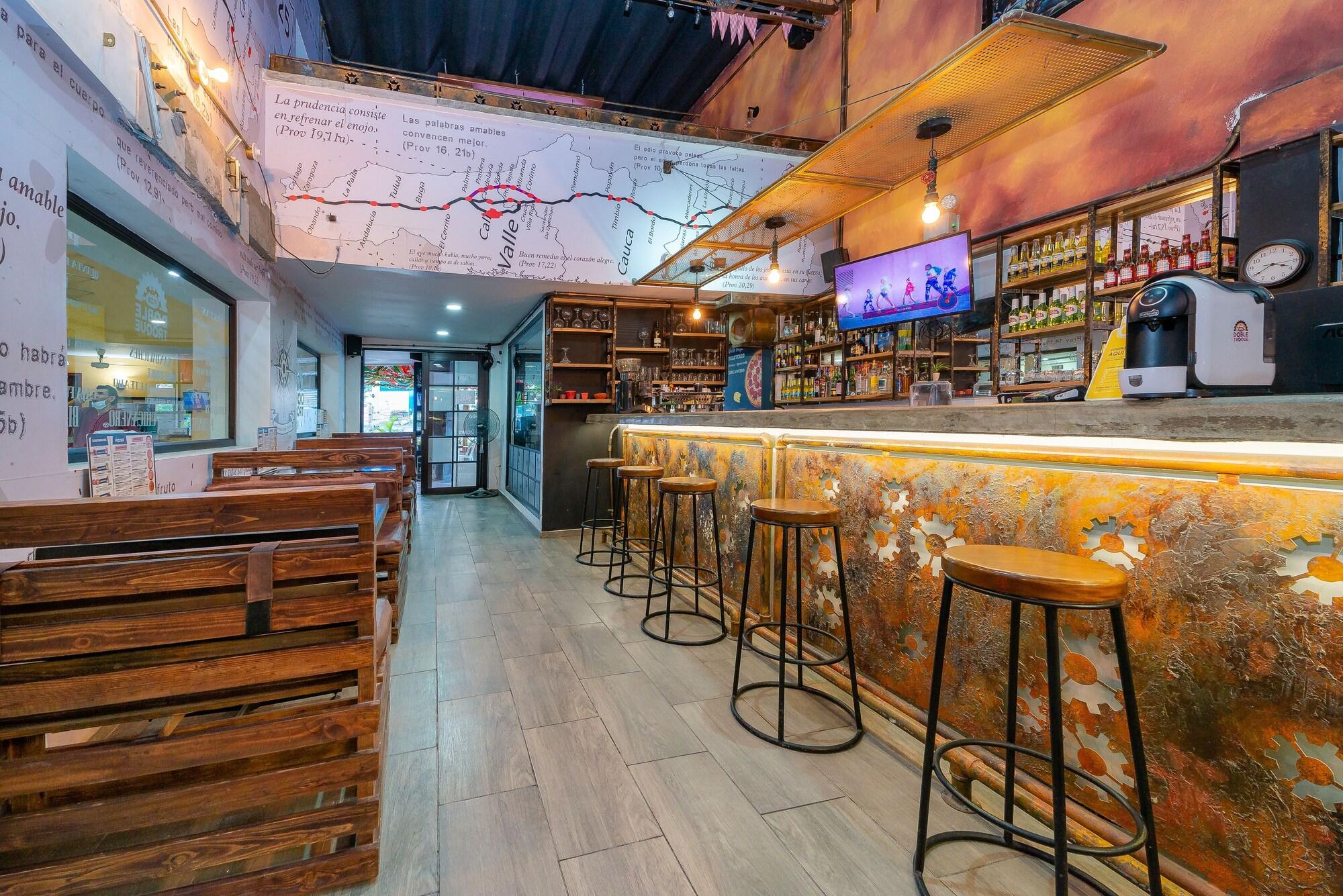 Bar/Salón Ayenda Baly Express