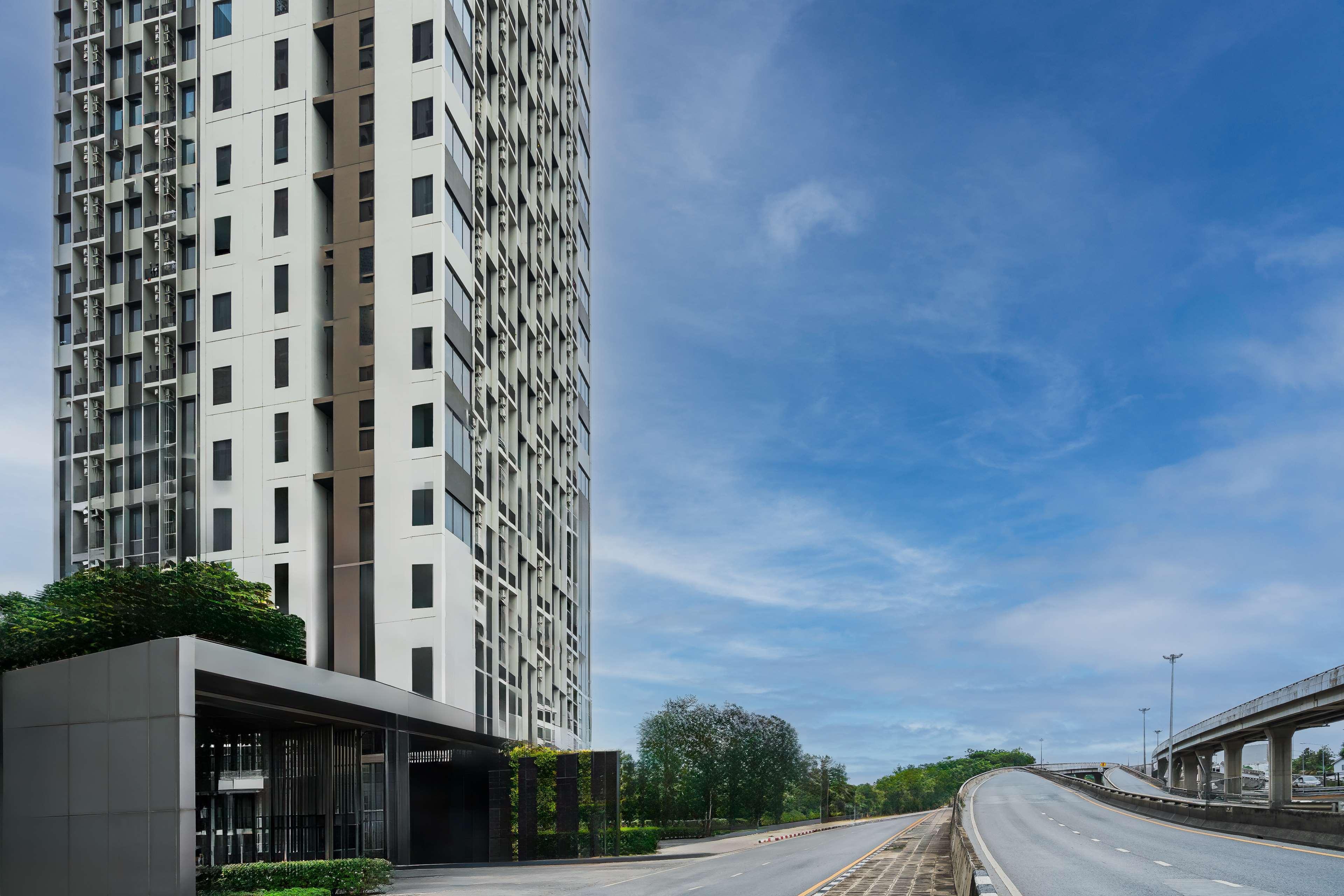 Vista Exterior SureStay by Best Western Bangkok Ramintra