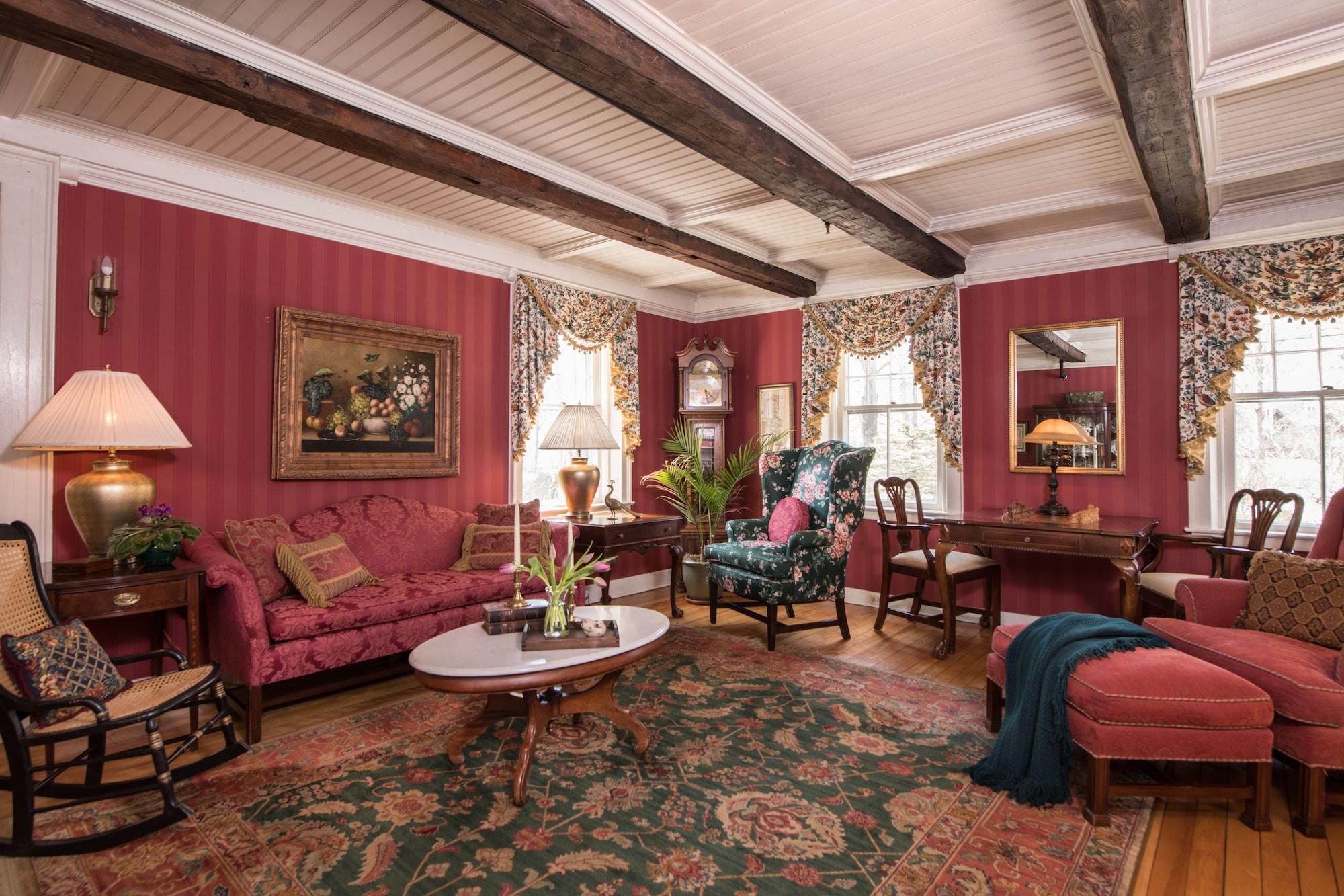 Vista Lobby The Inn at Ormsby Hill