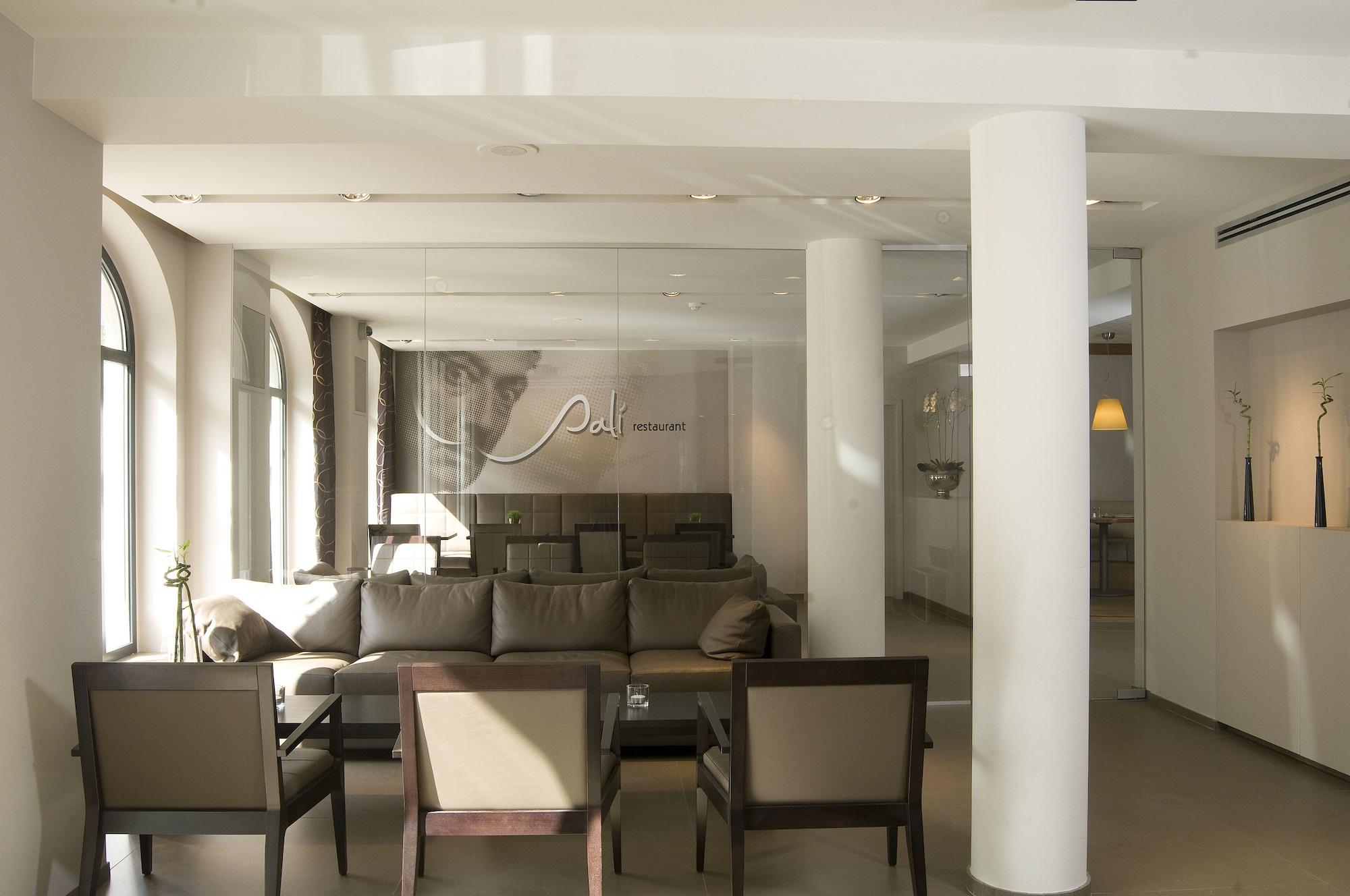 Vista Lobby Aparthotel Castelnou