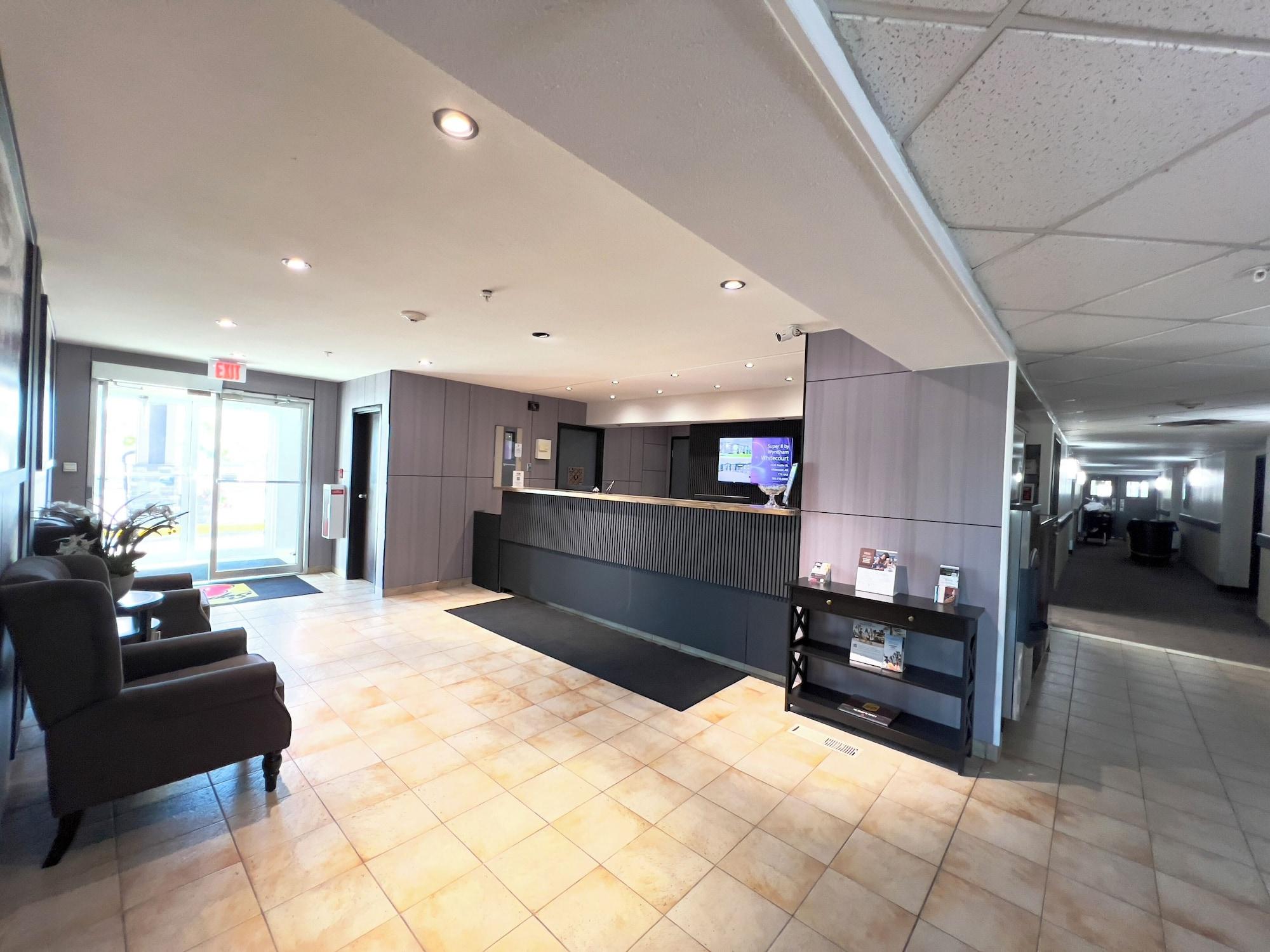 Vista Lobby Super 8 by Wyndham Whitecourt