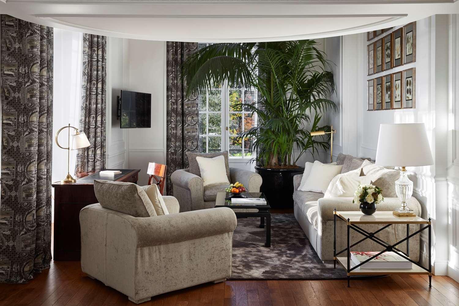 Hotel Shangri-La Hotel Paris