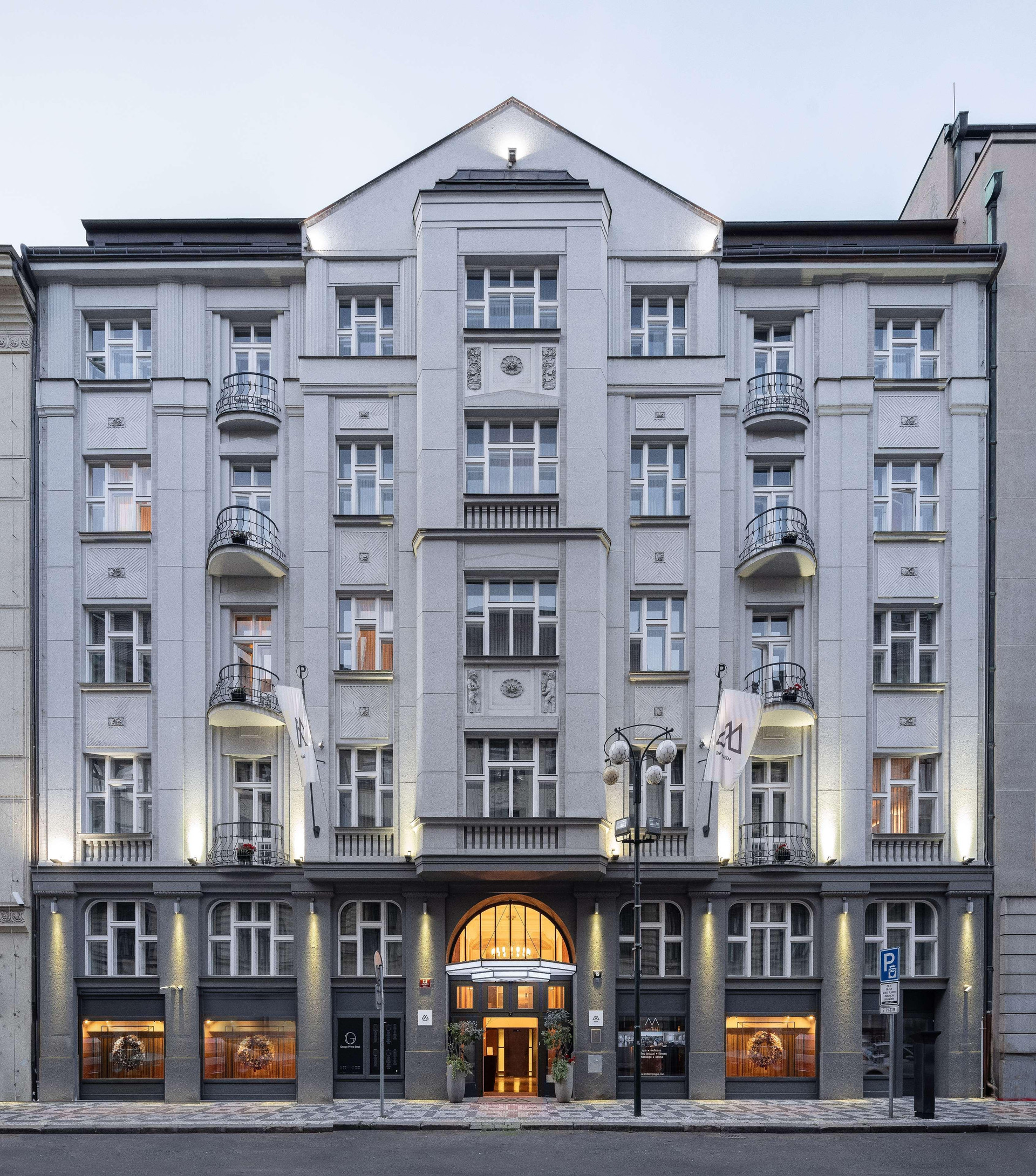 Vista Exterior The Emblem Prague Hotel