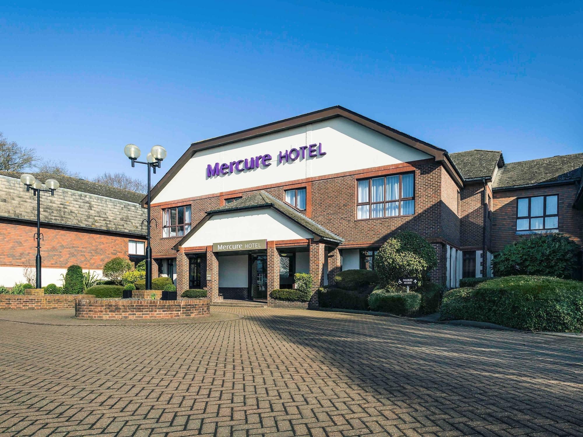 Vista Exterior Mercure Dartford Brands Hatch Hotel & Spa