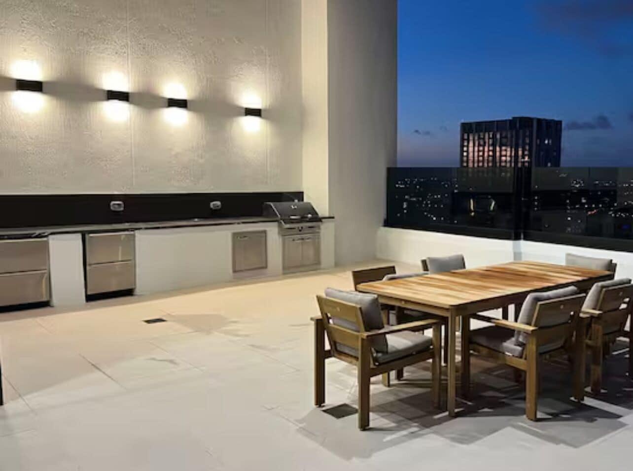 Restaurant King Deluxe Studio