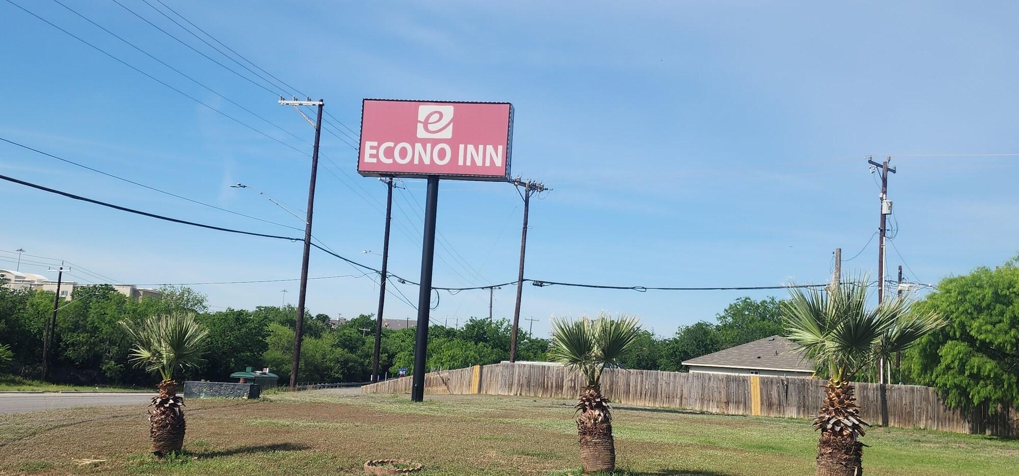 Vista Exterior Econo Inn Lackland AFB Seaworld