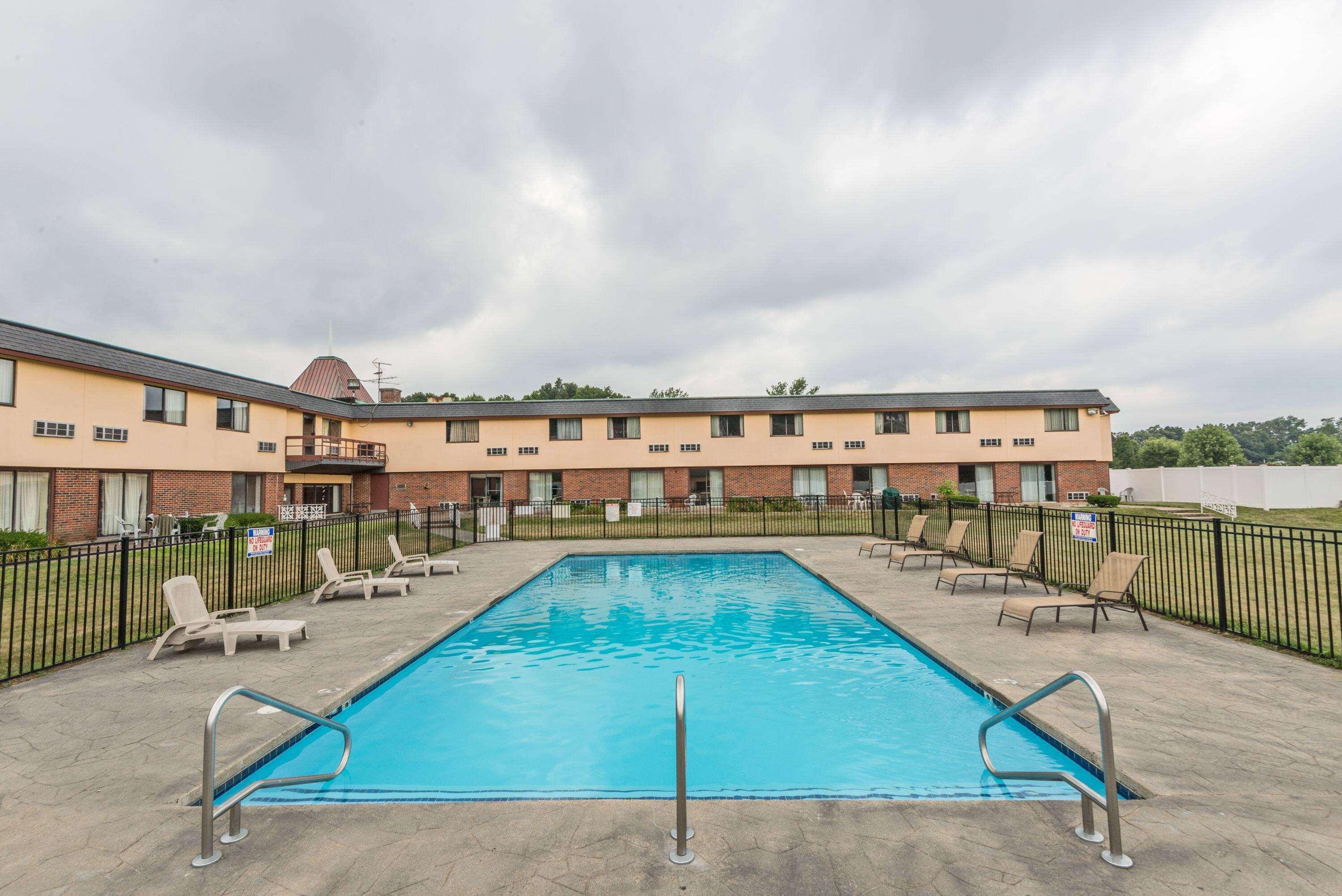 Vista Piscina Days Inn by Wyndham Berlin Meriden