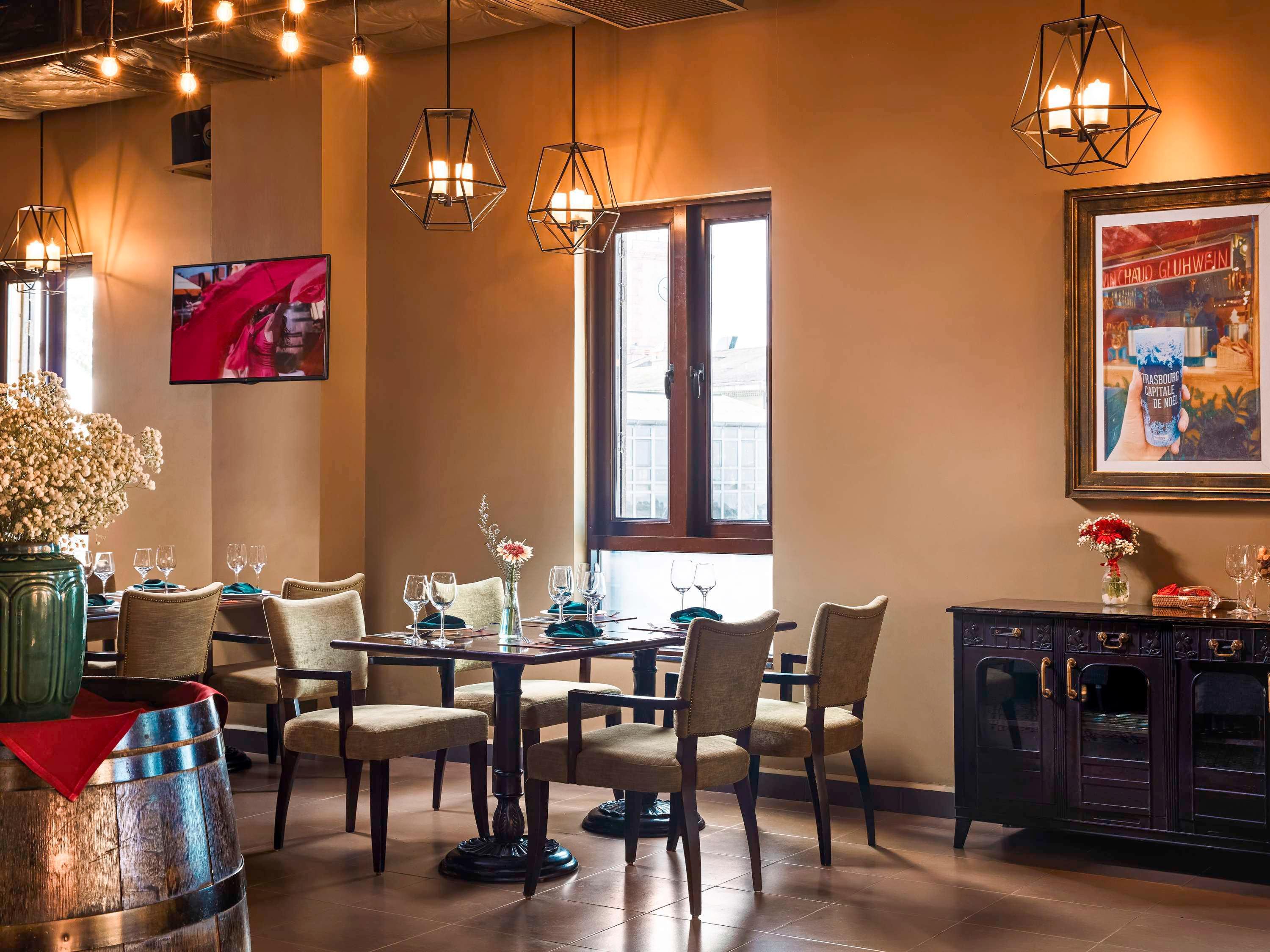 Restaurant Mercure Danang French Village Bana Hills