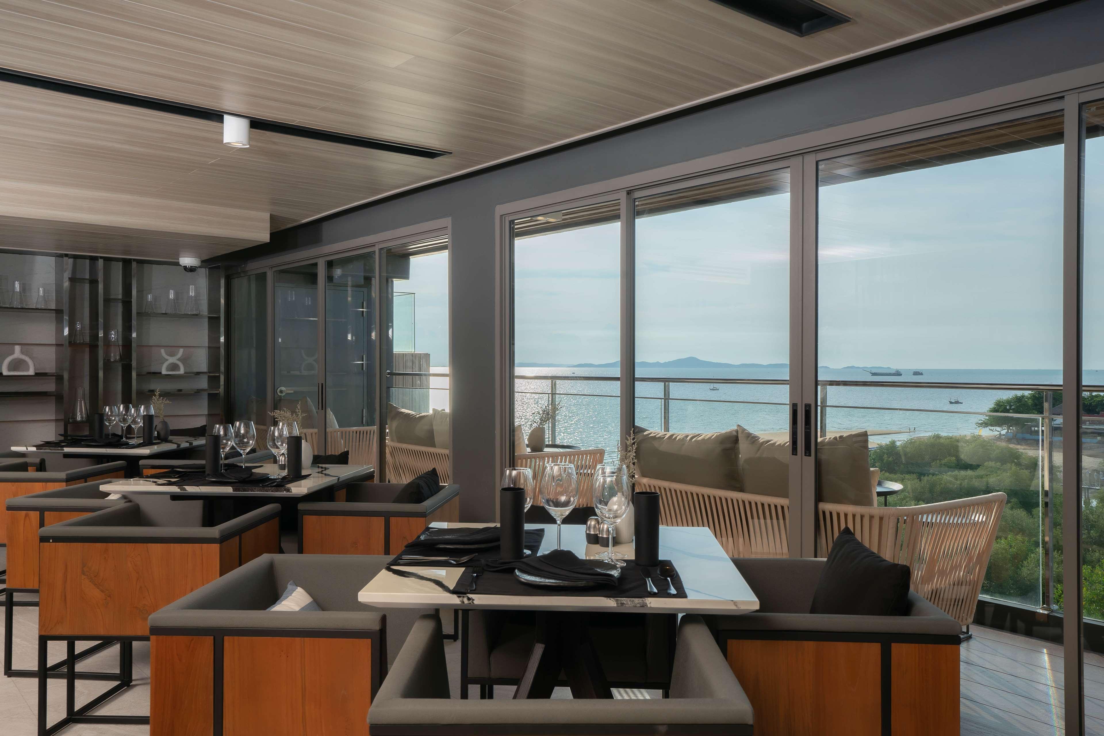 Restaurant Bayphere Hotel Pattaya JC