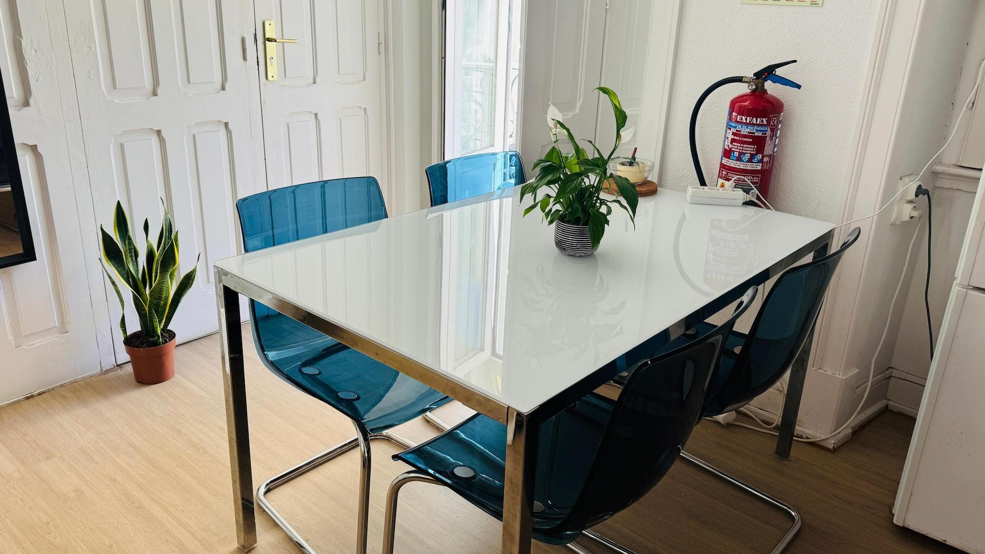 Bar/lounge White House Lisbon Hostel