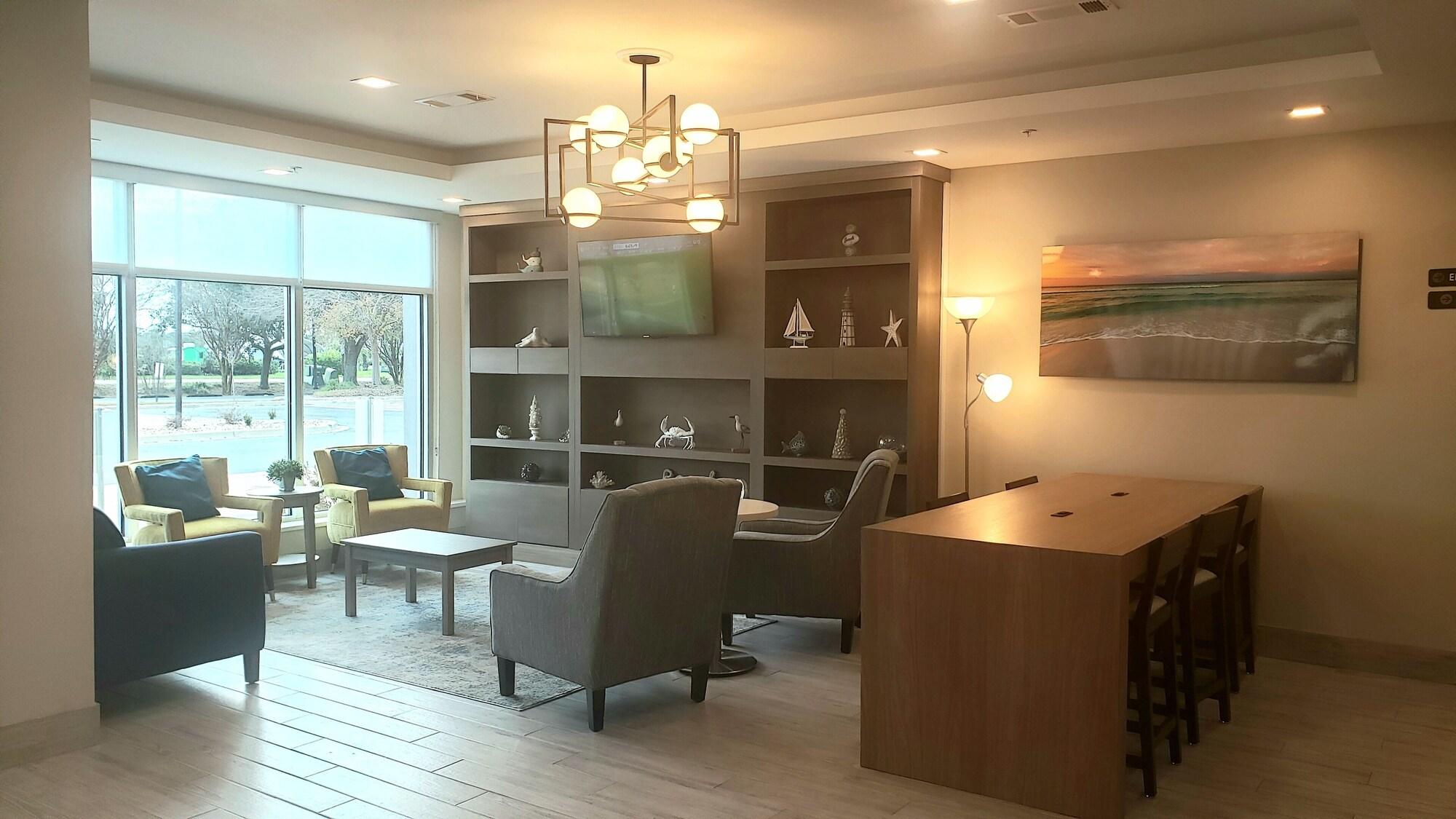 Vista Lobby Comfort Inn & Suites Destin near Henderson Beach