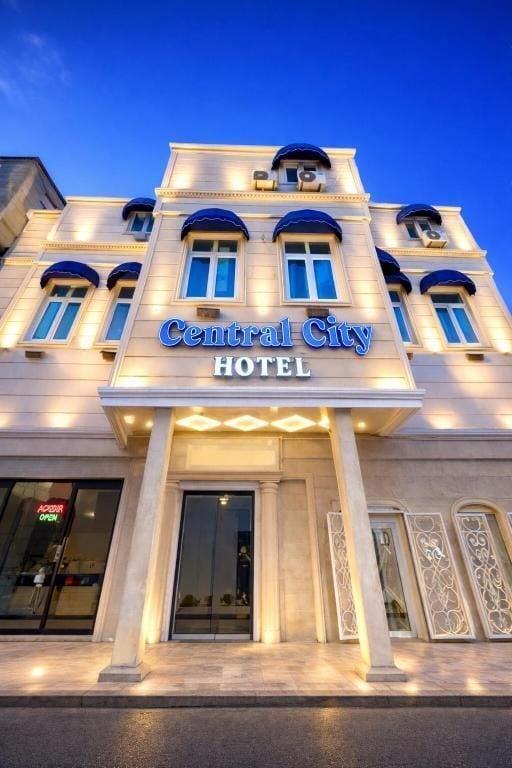 Varios Central City Hotel
