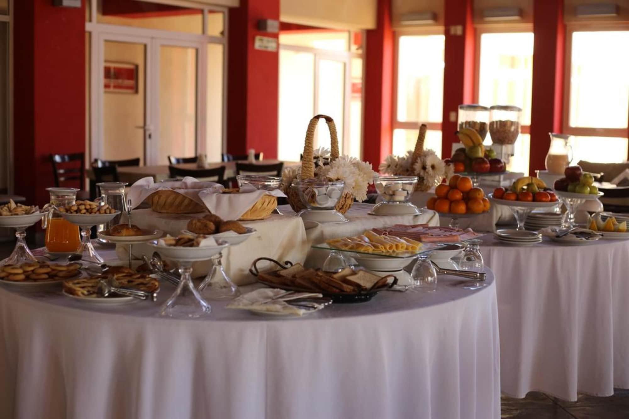 Restaurant Howard Johnson by Wyndham Rosario de la Frontera