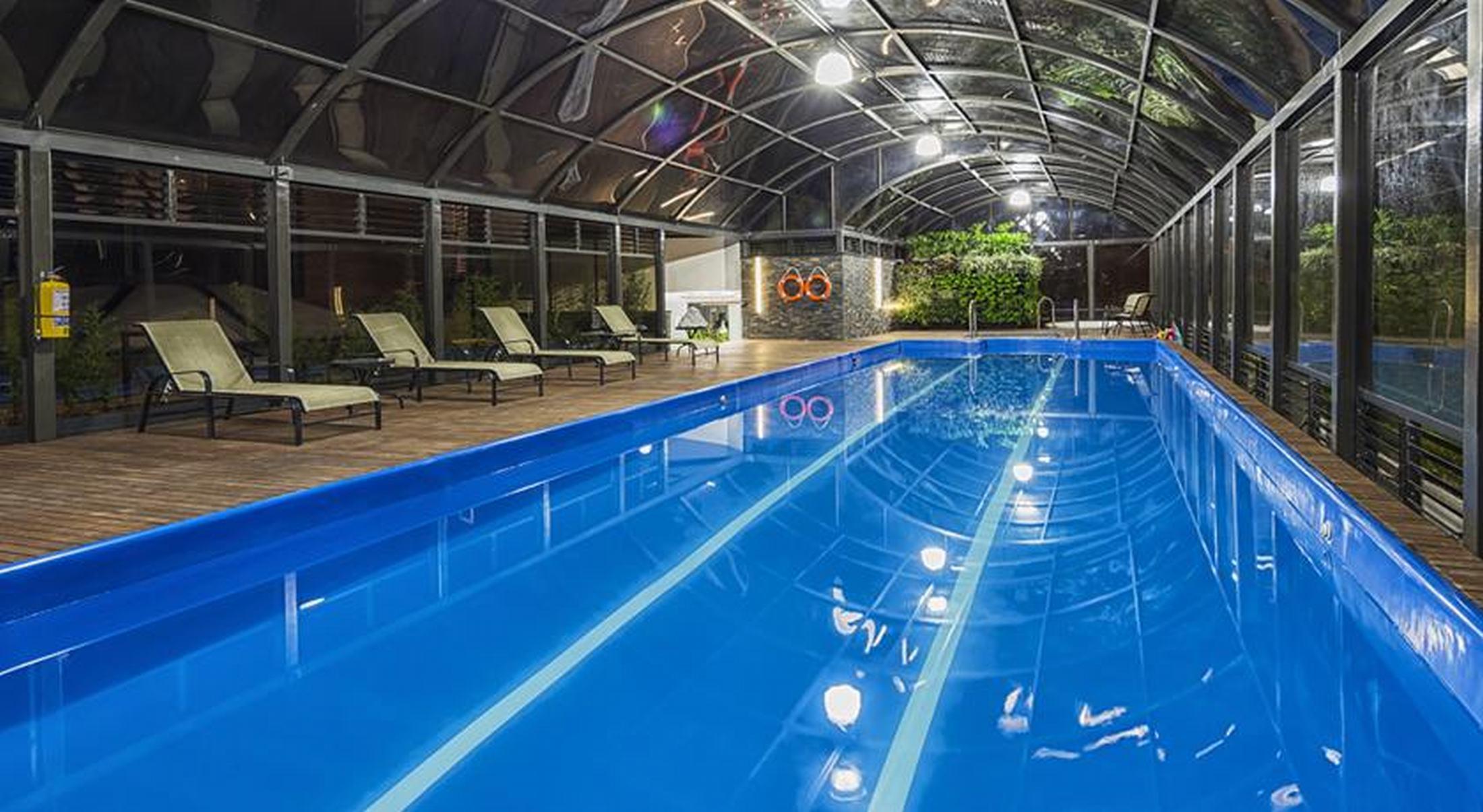 Vista Piscina DoubleTree by Hilton Hotel Bogota - Calle 100