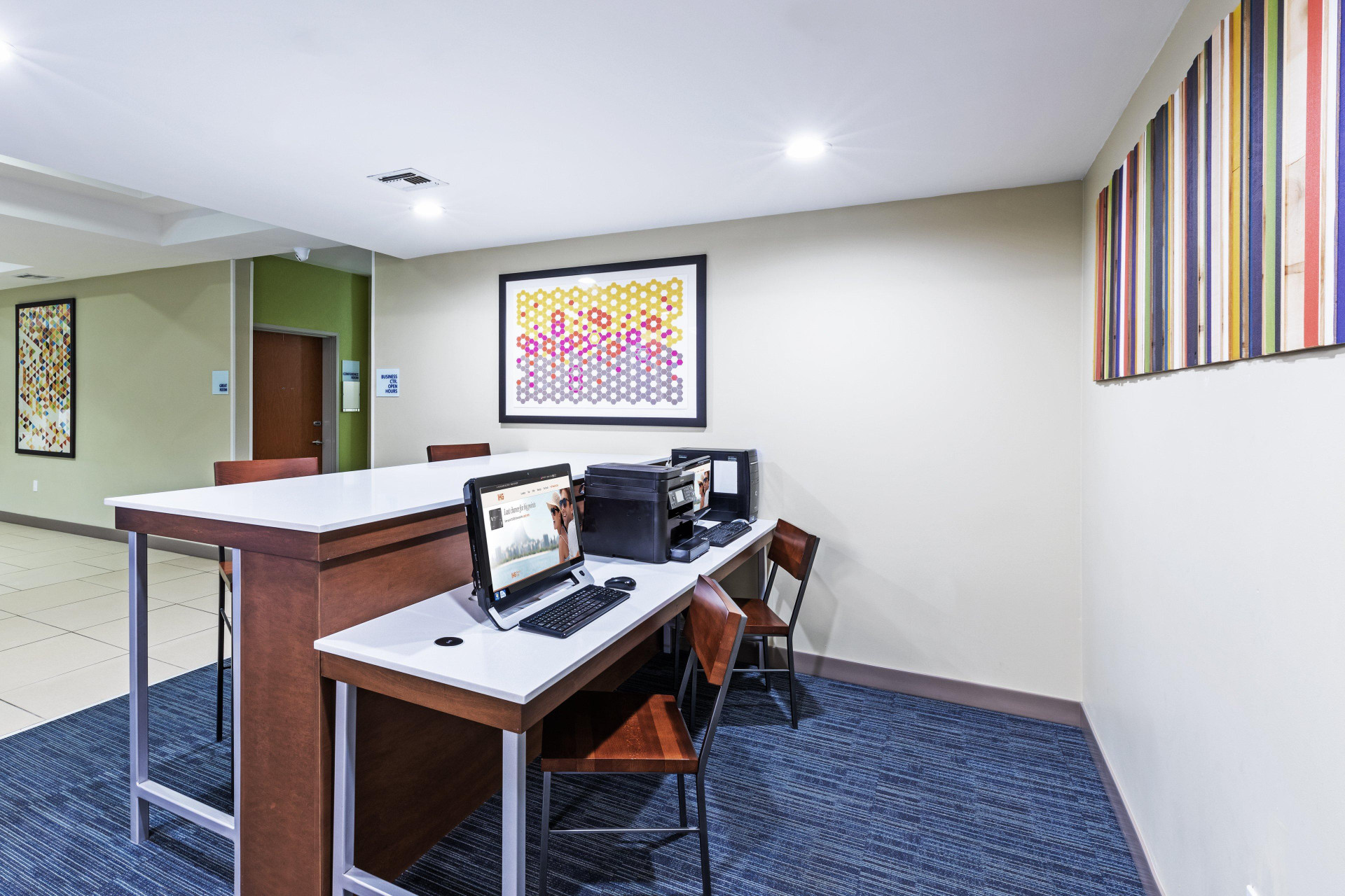 Vista Exterior Holiday Inn Express Hotel & Suites Pryor