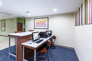 Alojamiento - Holiday Inn Express Hotel & Suites Pryor