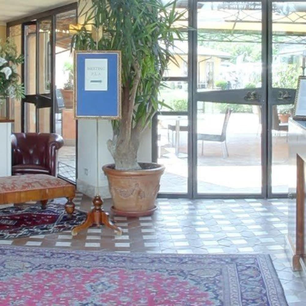 Vista Lobby Hotel Il Piccolo Castello