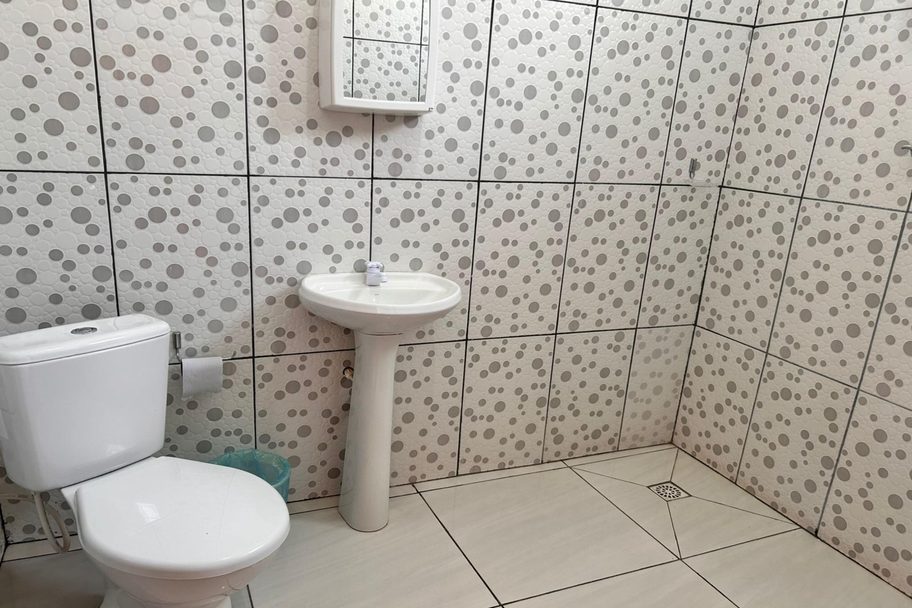 Equipamiento de Habitación OYO Pousada Paraná, Cuiabá