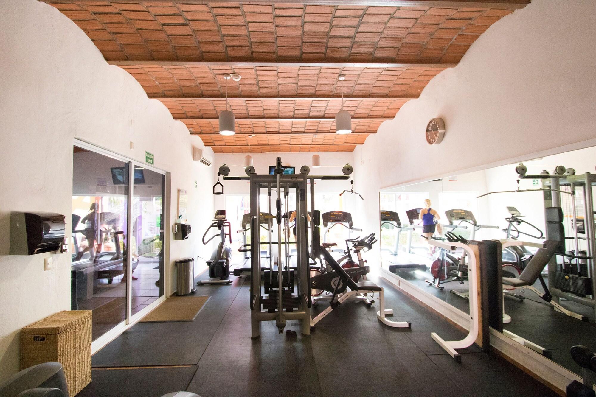 Gimnasio Grand Decameron Complex Bucerias, A Trademark All Inclusive
