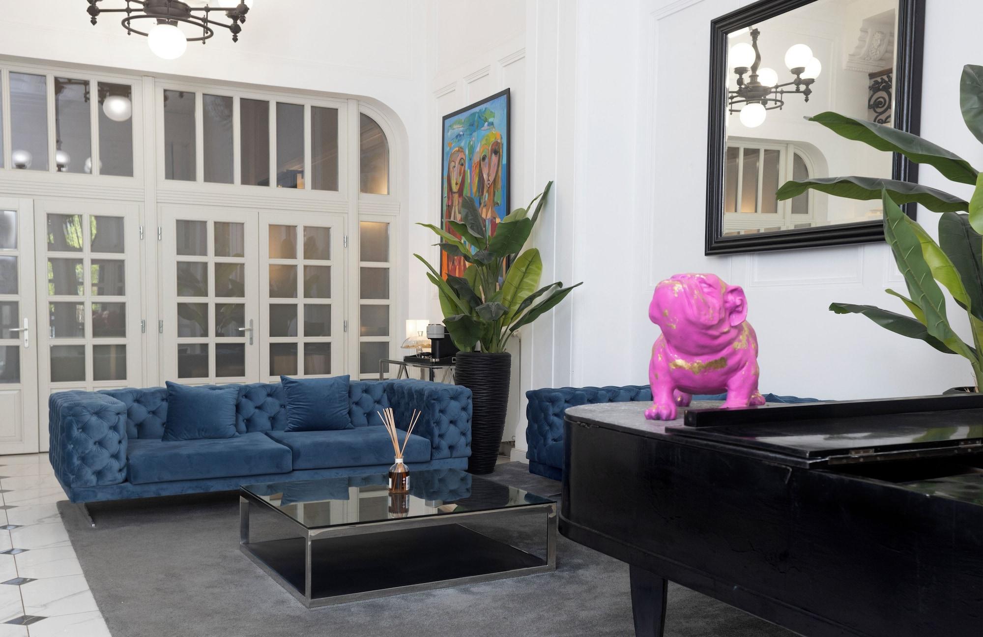 Vista Lobby ZOYA LUXURY RESIDENCE