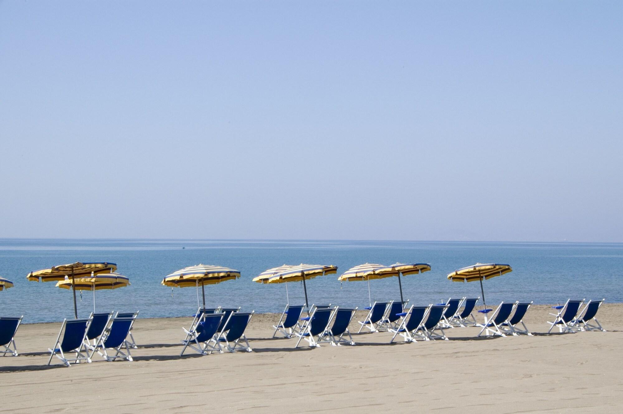 Playa Giulivo Hotel & Village