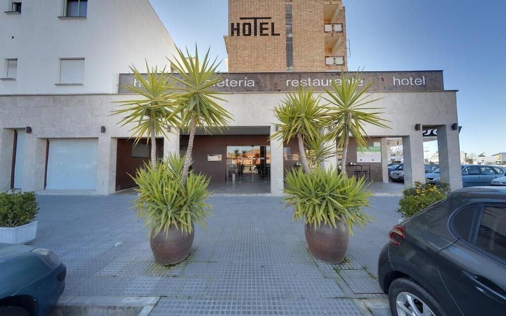 Varios Hotel Moya