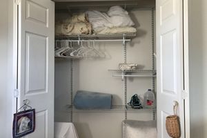 Alquiler Vacacional - Modern Studio in Heart of Downtown Fairbanks - beautifully renovated & clean