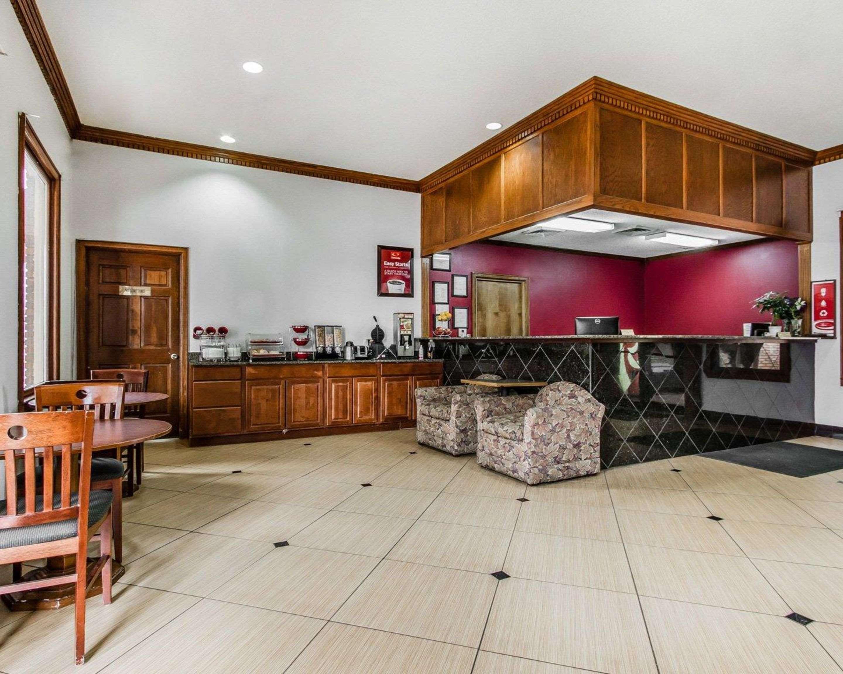 Vista Lobby Econo Lodge Inn & Suites Enterprise