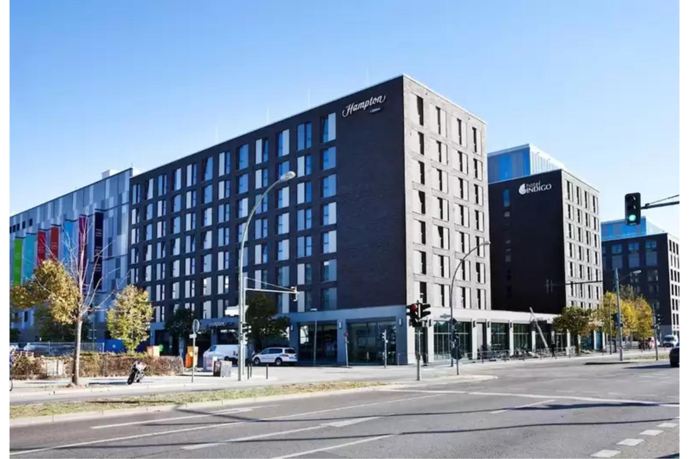 Vista Exterior Hampton by Hilton Berlin City East Side Gallery