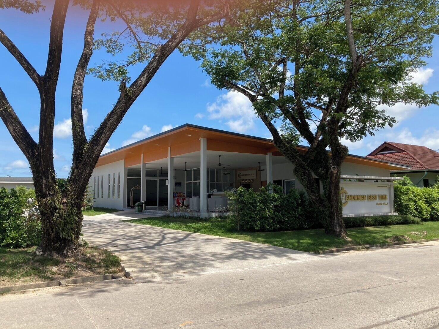 Varios Andaman Pool Inside Residence